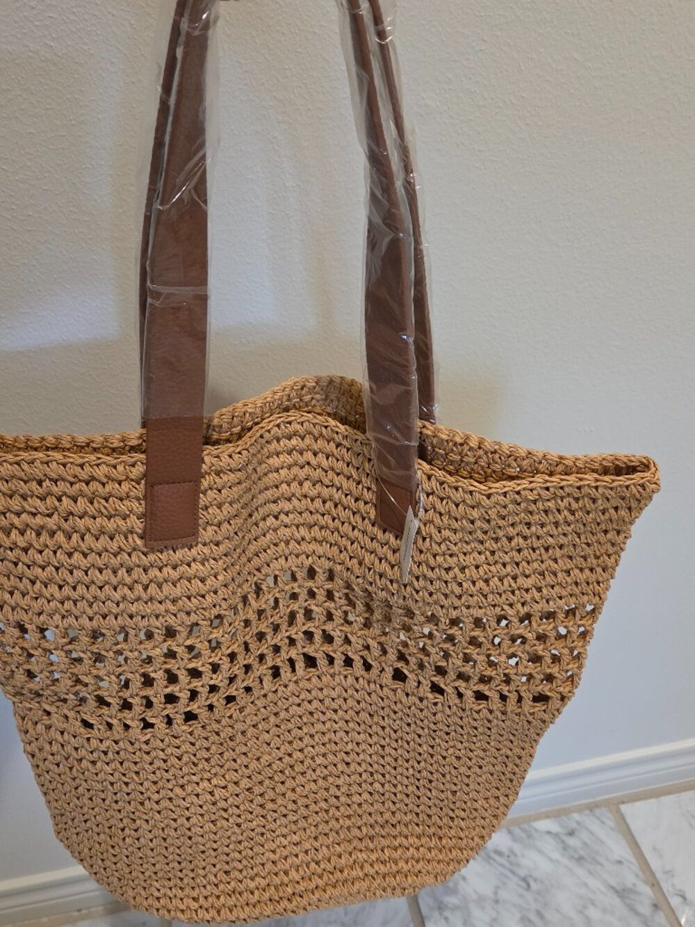 NWT Banana Republic Straw Market Tote - Picture 2 of 2